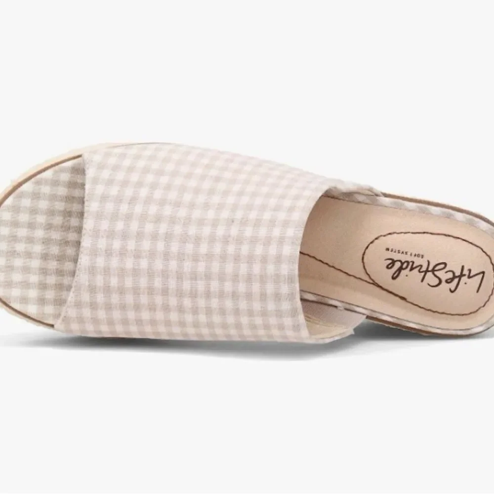 Life Stride Paradise Natural Gingham NWOT Size 10